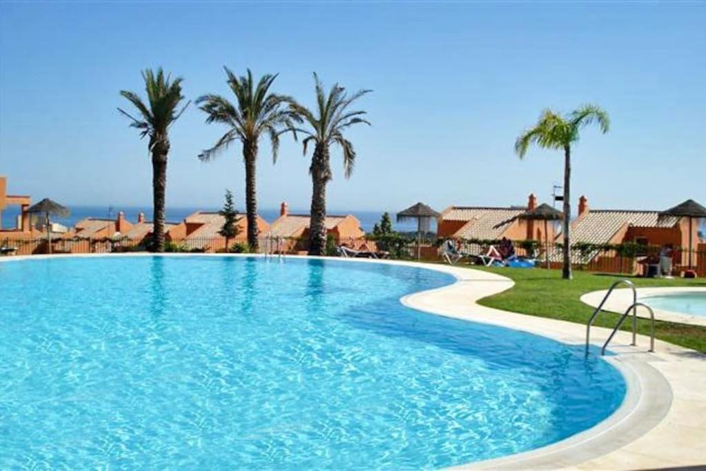 Lovely 2 Bedroom Apt Near Golf Los Lagos Elviria Marbella Exterior photo