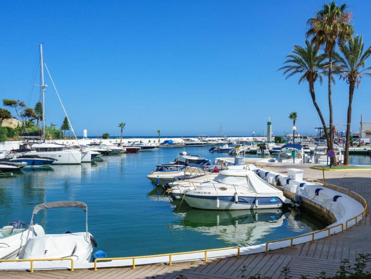 Lovely 2 Bedroom Apt Near Golf Los Lagos Elviria Marbella Exterior photo