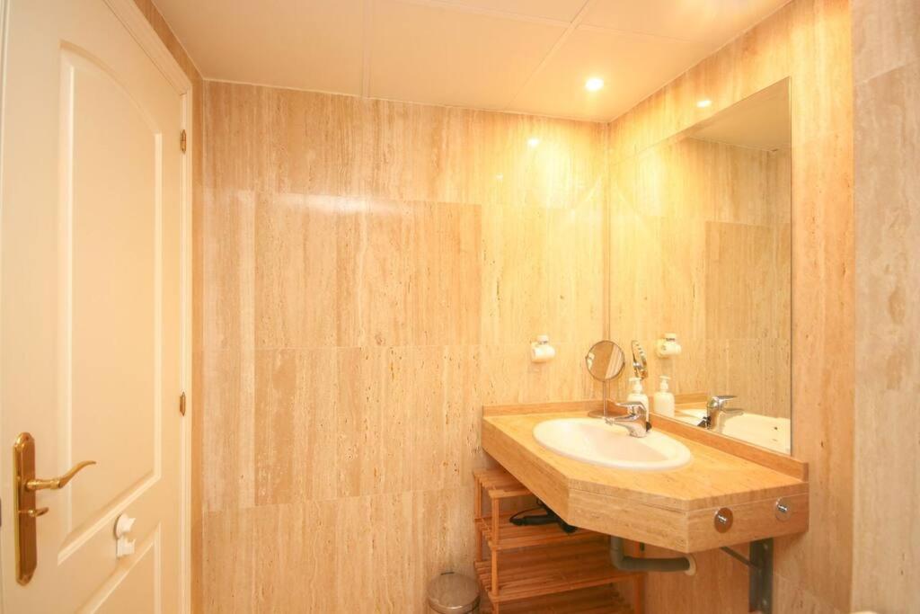 Lovely 2 Bedroom Apt Near Golf Los Lagos Elviria Marbella Exterior photo