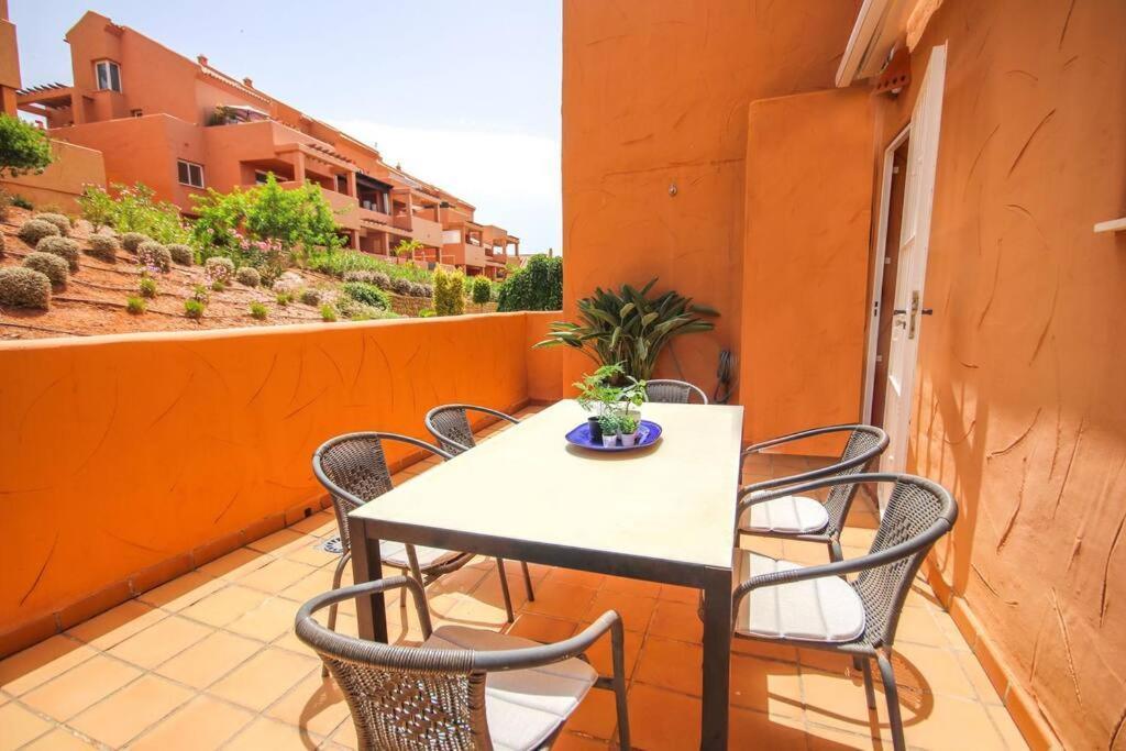 Lovely 2 Bedroom Apt Near Golf Los Lagos Elviria Marbella Exterior photo